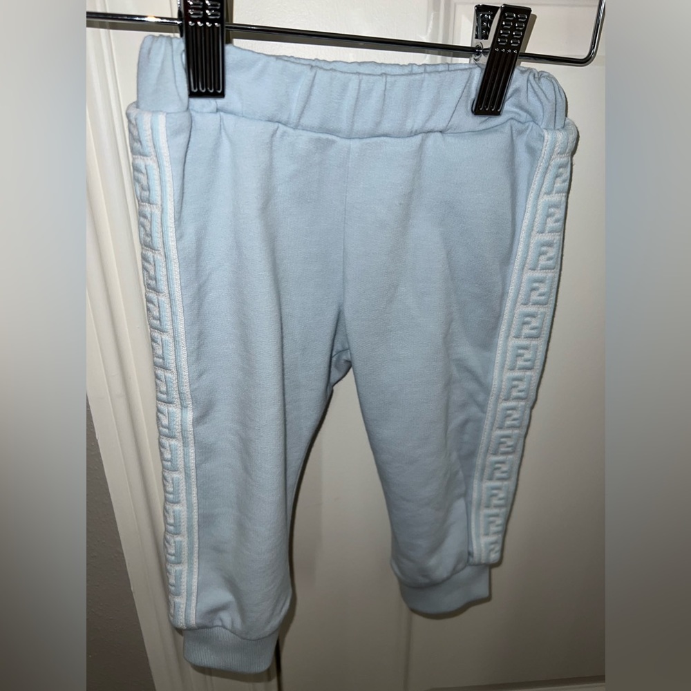 Fendi Pale Logo
Joggers
